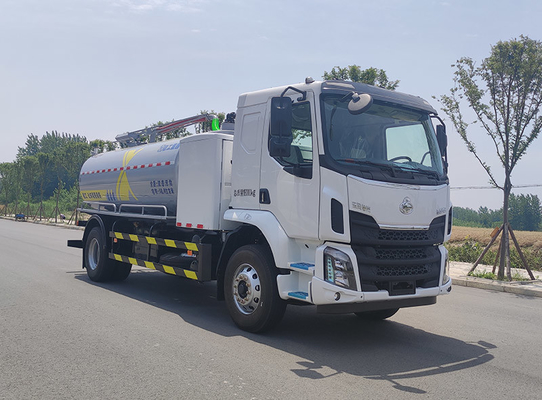 Buy Powerful Sewage Suction Truck Easy Operation Sewer Suction Truck With Drain Outlet online manufacture